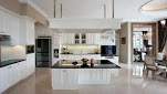Desain-Dapur-Klasik-Kombinasi-Putih-Cokelat
